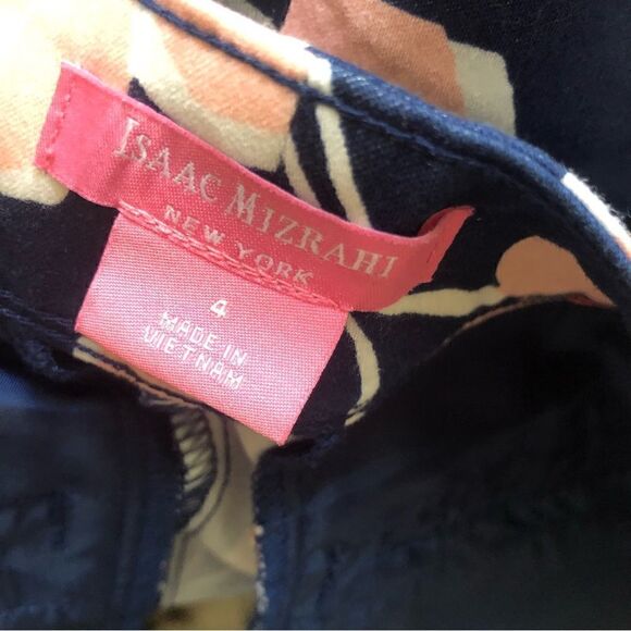 Isaac Mizrahi retro floral print shorts with scalloped hem - Picture 6 of 8